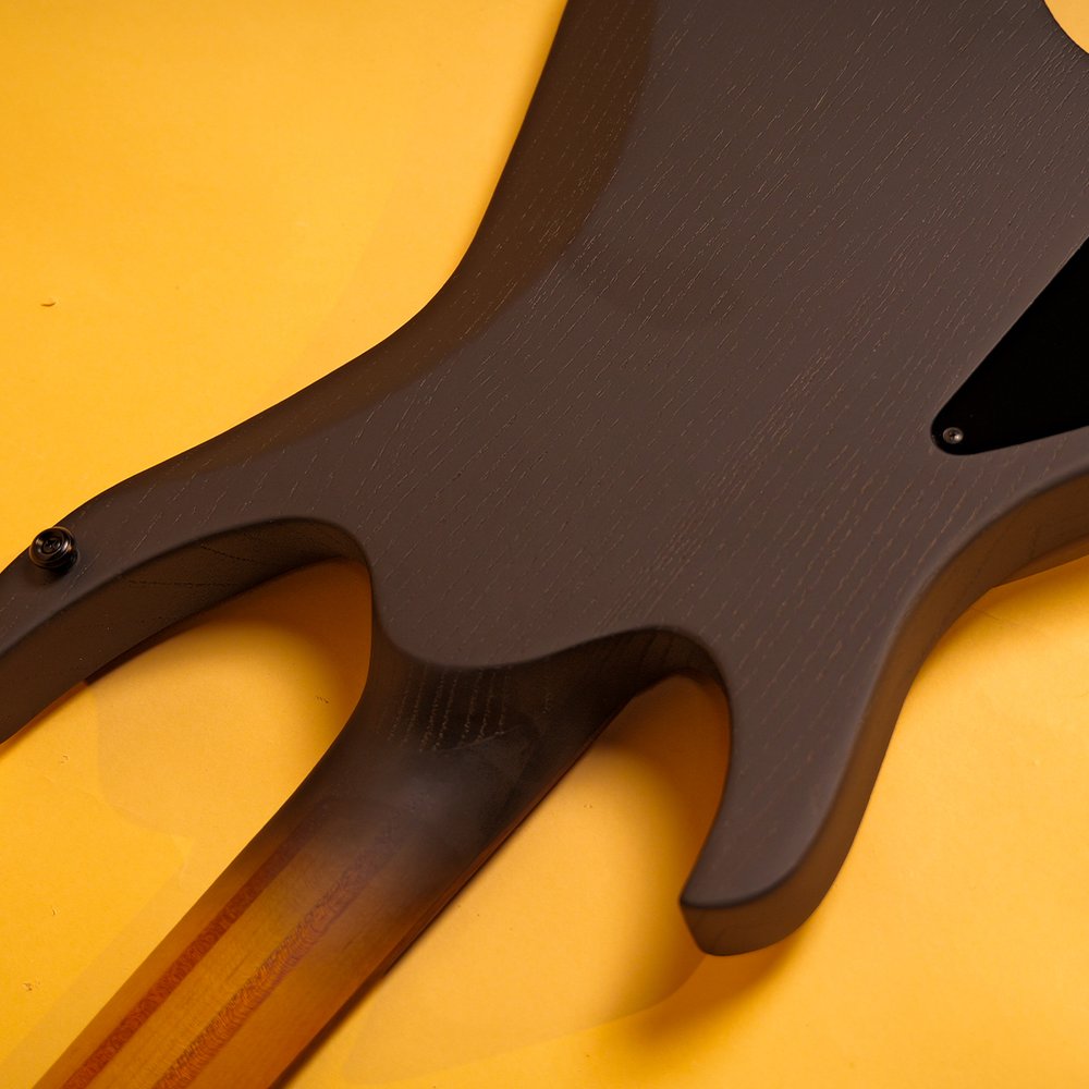 Headless Horseman THH30 7-String — Roasted Maple & Sapele Neck