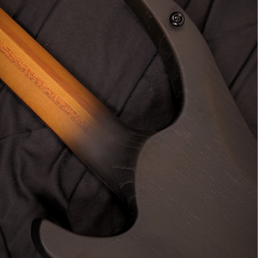 Headless Horseman THH30 6-String — Roasted Maple & Sapele Neck