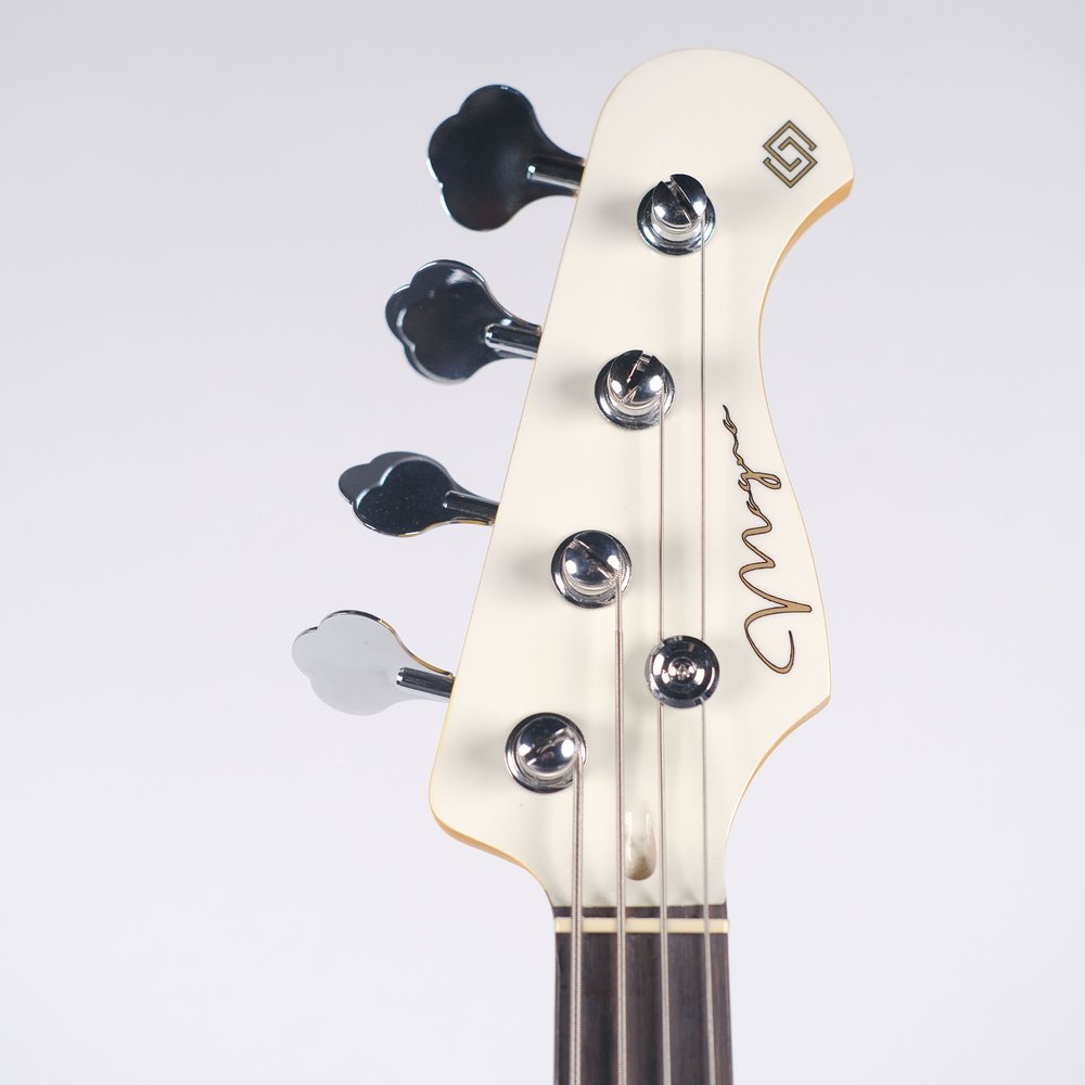 Precision PJ74 — Vintage Headstock & Tuners