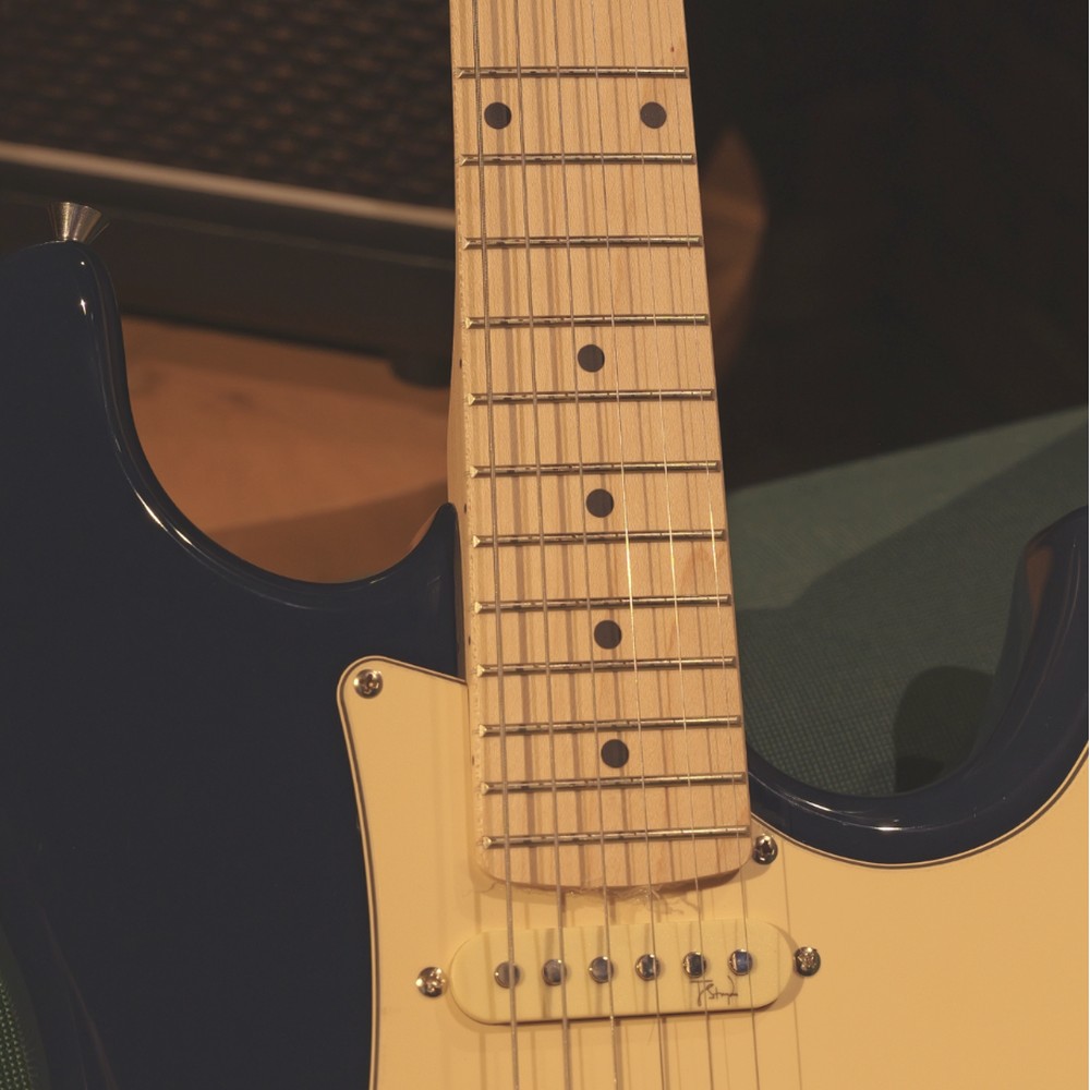 Stratway ST20M — Maple Neck & Fretboard