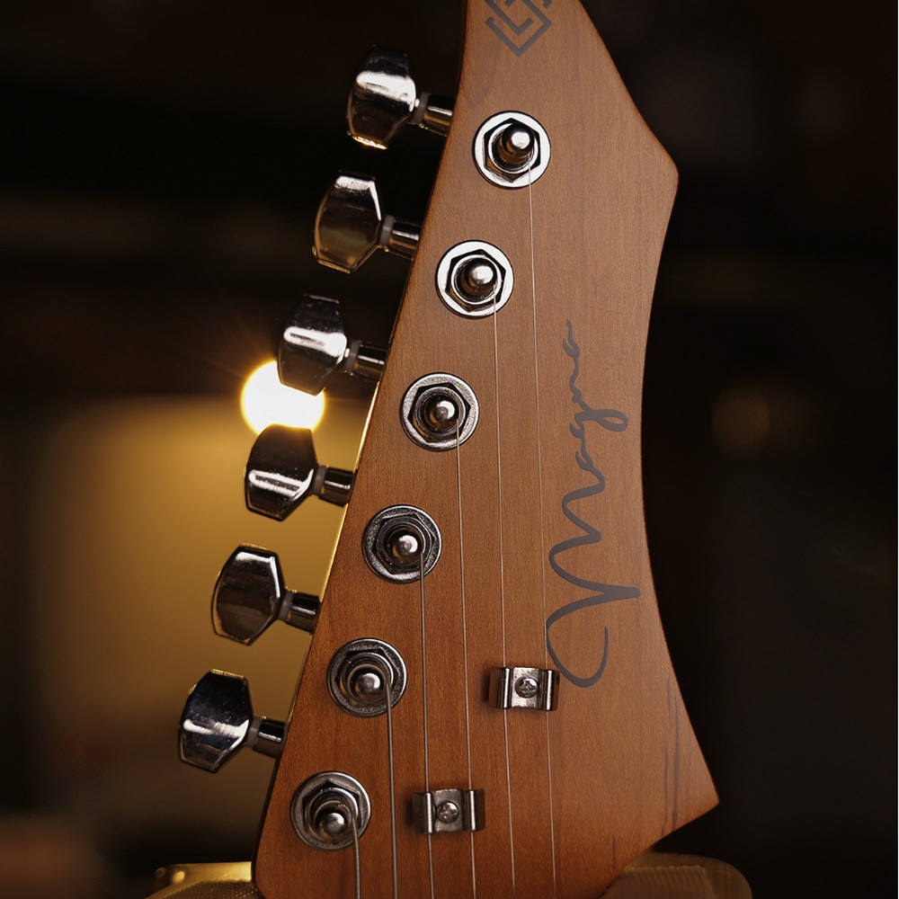 Stratway ST40 — Headstock & Hardware